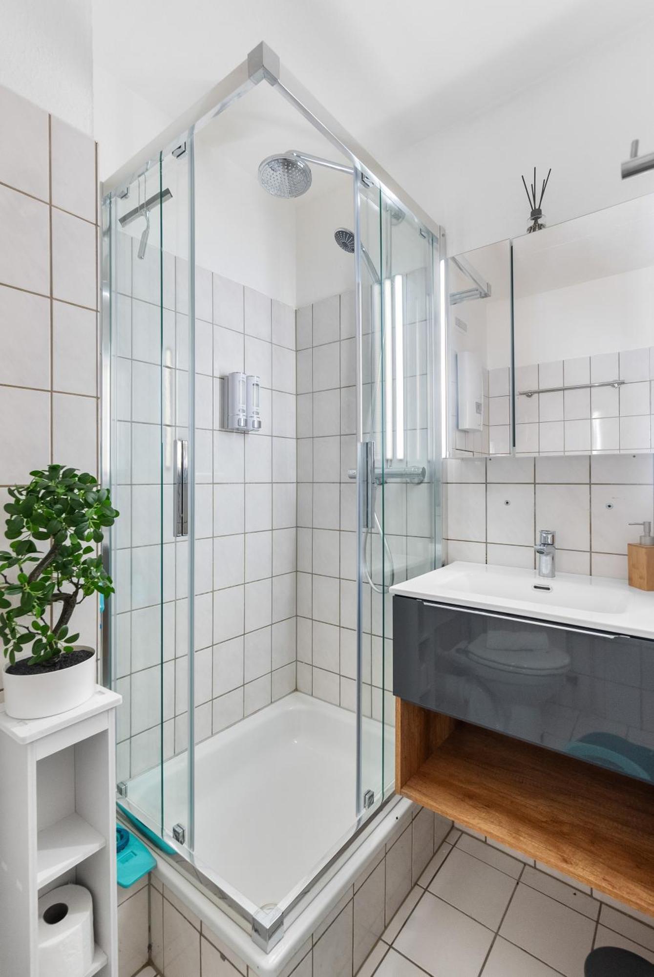 Messe, Monteure, Budget - Einfache Komfortable 2 Personen Wohnung 뒤스부르크 외부 사진