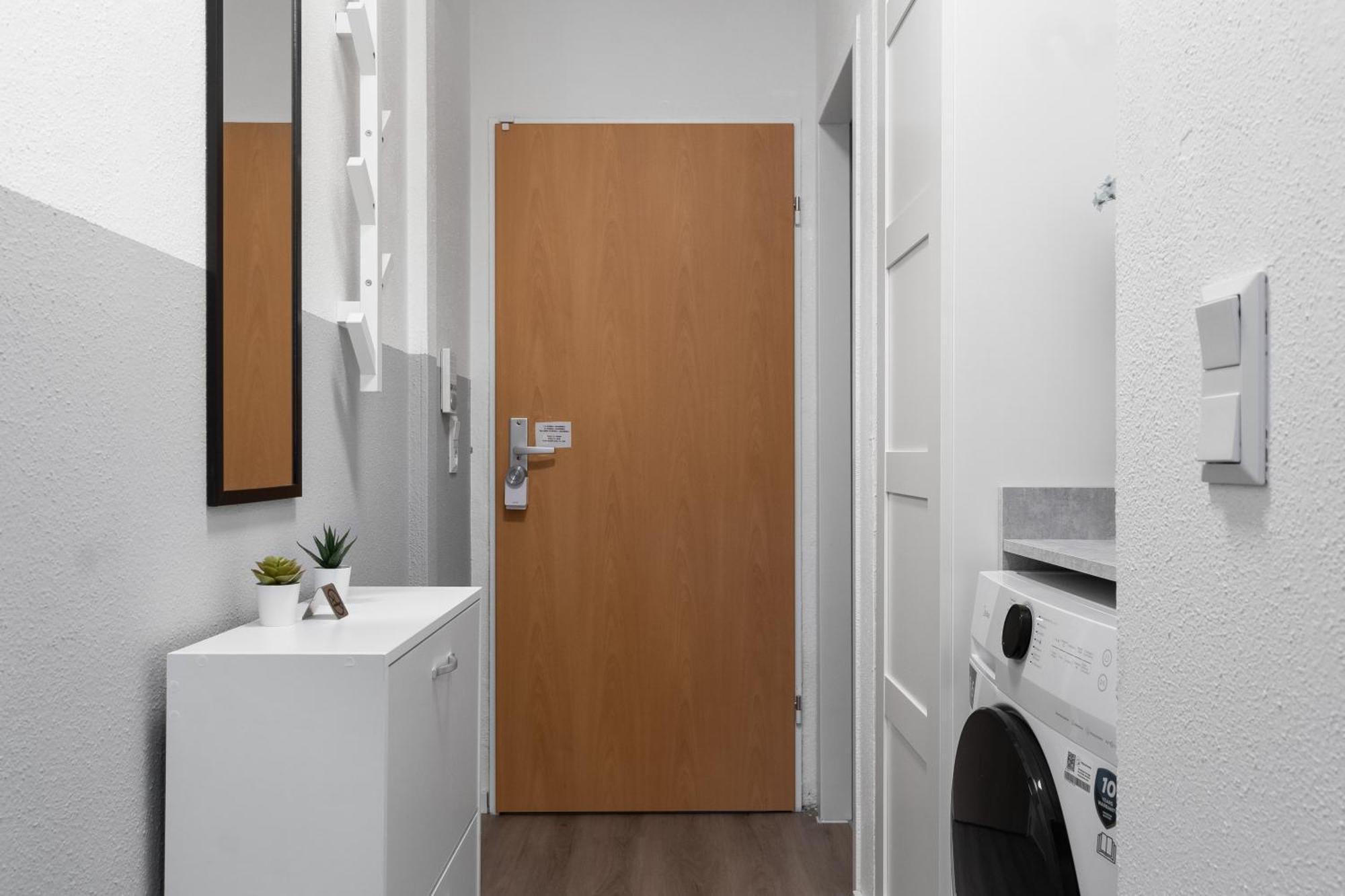 Messe, Monteure, Budget - Einfache Komfortable 2 Personen Wohnung 뒤스부르크 외부 사진