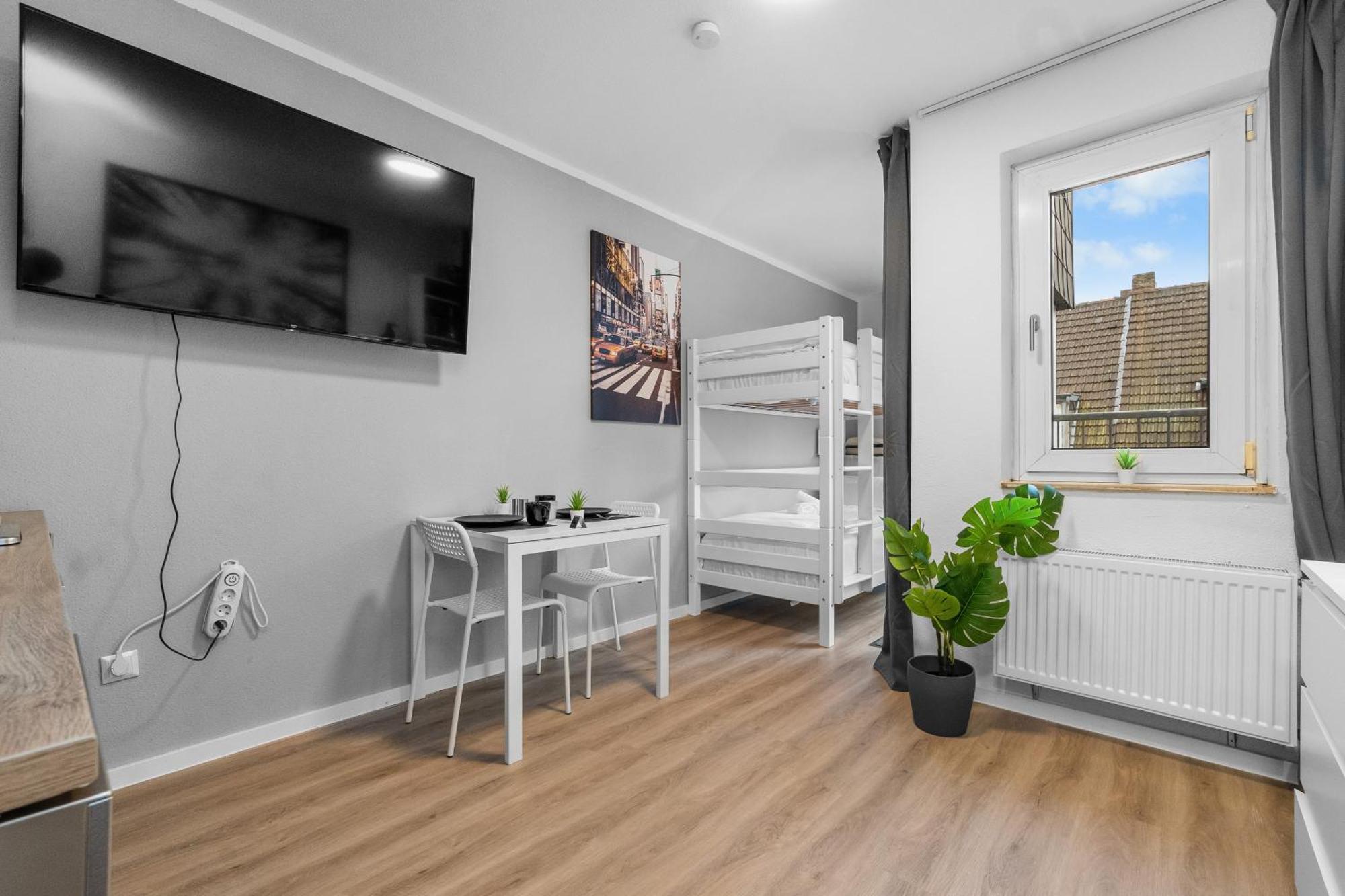Messe, Monteure, Budget - Einfache Komfortable 2 Personen Wohnung 뒤스부르크 외부 사진