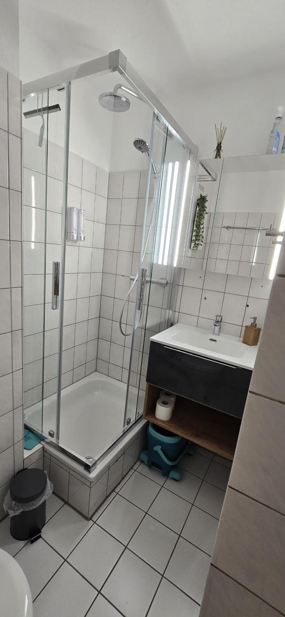 Messe, Monteure, Budget - Einfache Komfortable 2 Personen Wohnung 뒤스부르크 외부 사진